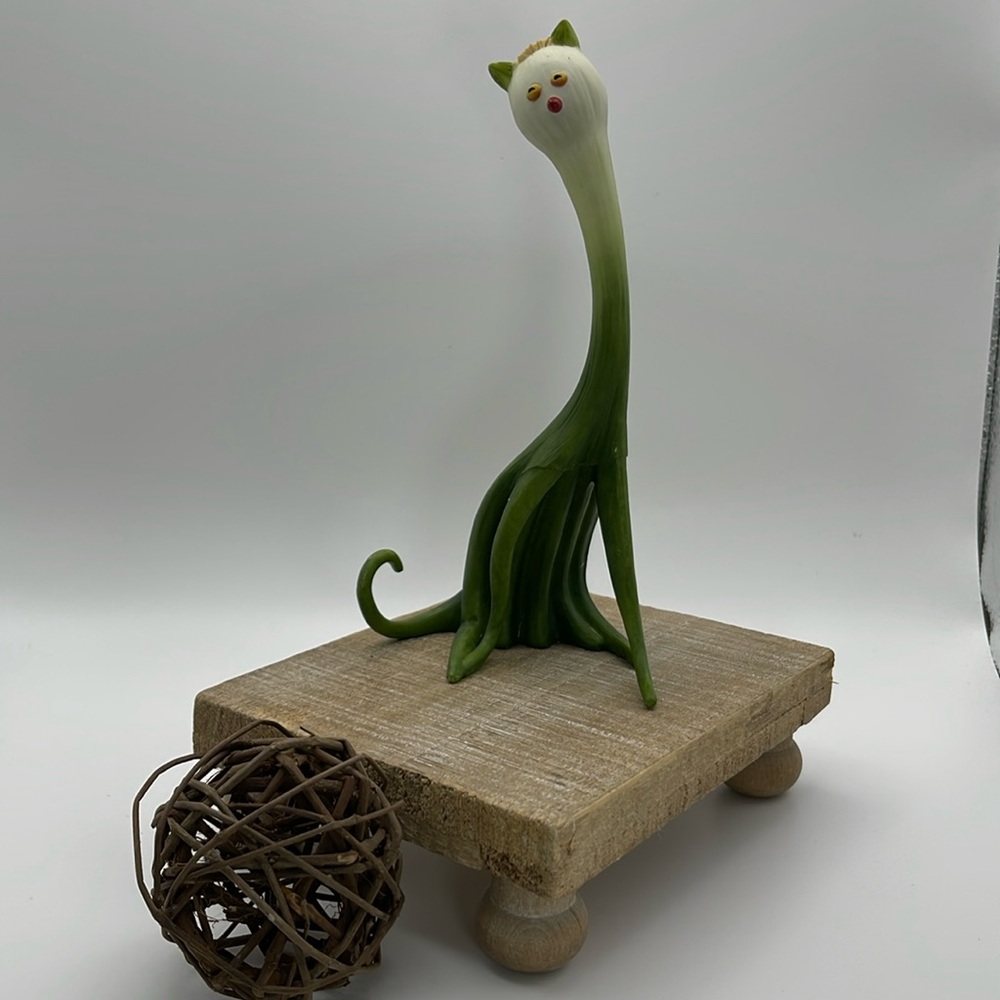 Home Grown‎ by Enesco Green Onion Scallion Leek Cat Figurine Whimsical Animal
